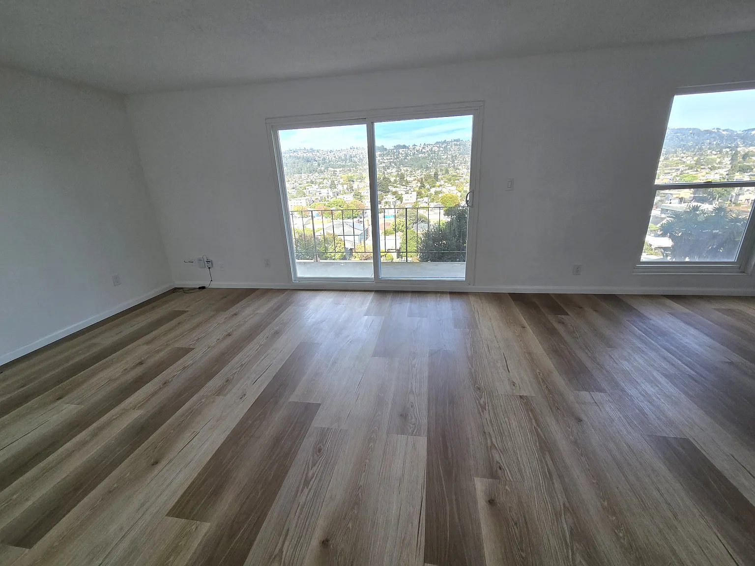2 bed, 710 sqft, $2,600 — Photo 2