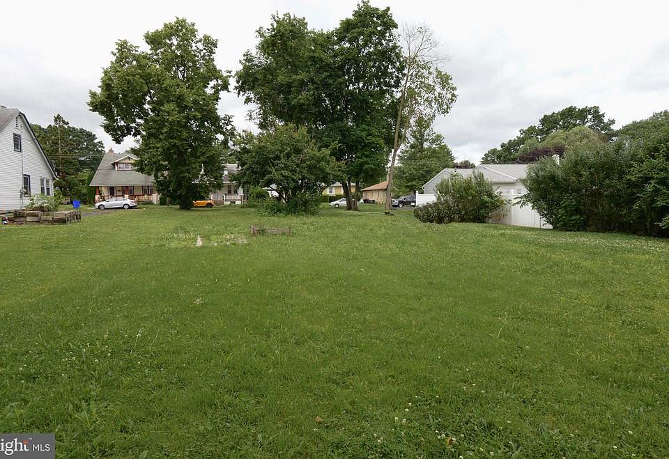 2nd image of 244 N Price St