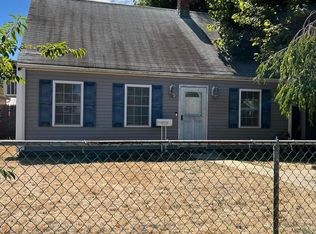 106 Balsam Ln, Levittown, NY 11756