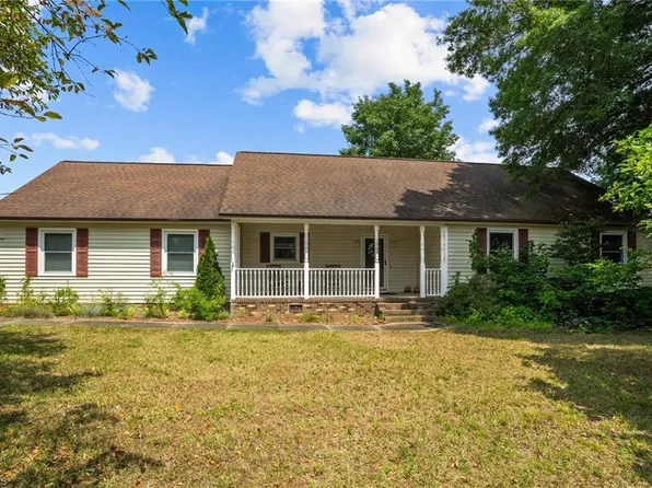 905 Stoney Creek Church Rd, Burlington, NC 27217