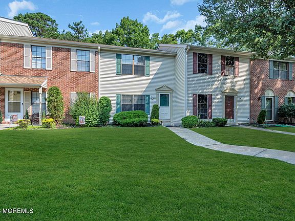 5th image of 54 Greenwich Drive #1704