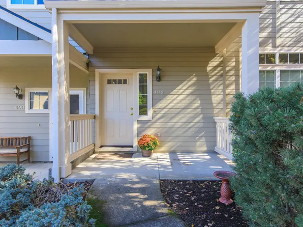 496 Starflower Ln, Ashland, OR 97520