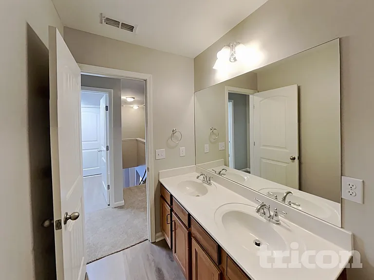 1348 Creekside Dr — Photo 14