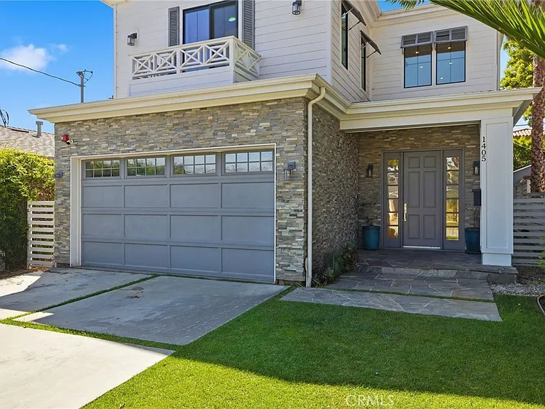 1405 Oak Ave — Photo 2