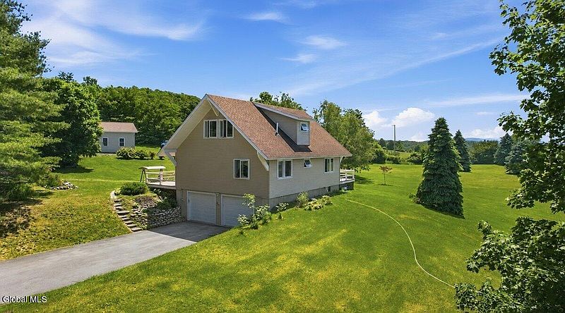 3rd image of 121 Quivey Hill Road