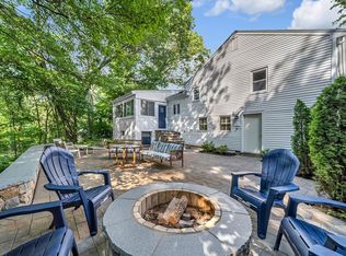 89 Rolling Ln, Needham, MA 02492