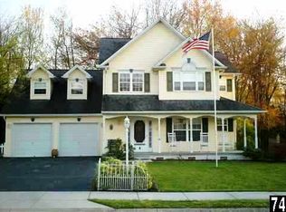 8 Mimosa Dr, Hanover, PA 17331