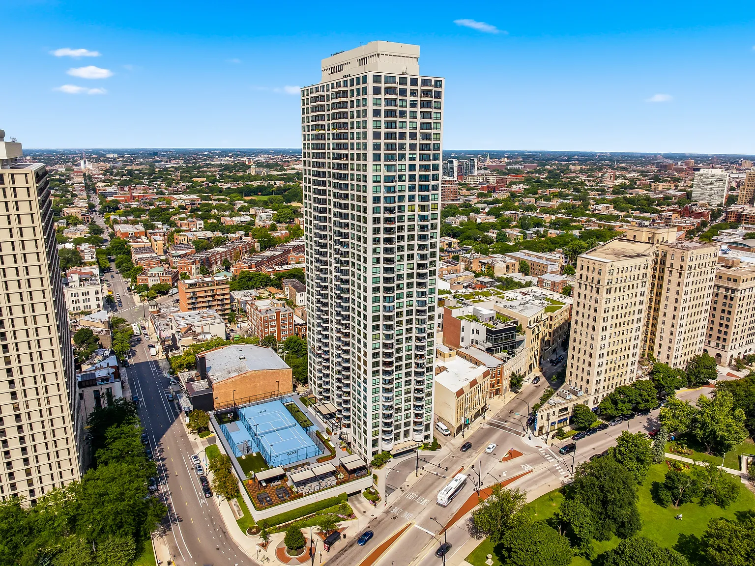 1 bed, 820 sqft, $3,300 — Photo 1