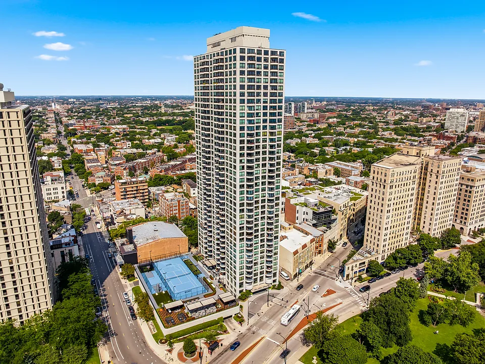 2020 N Lincoln Park W #15G