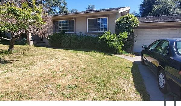 1st image of 4660 Arrowhead Dr