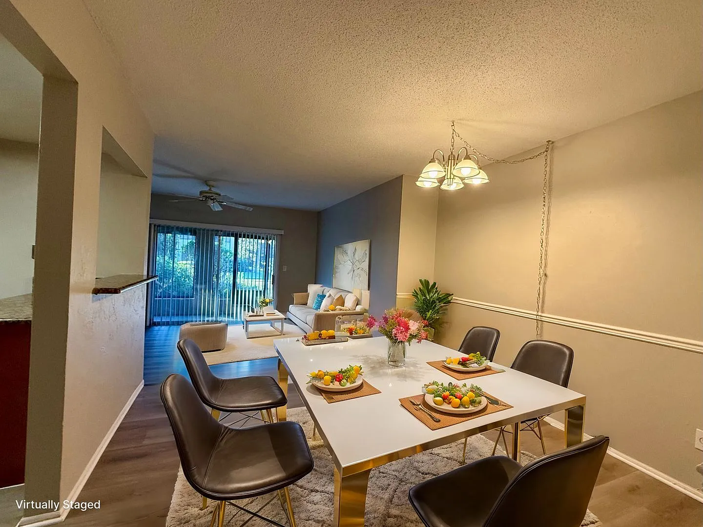 Bright & Updated 1-Bed, 1-Bath Condo with Lake View! — Photo 4