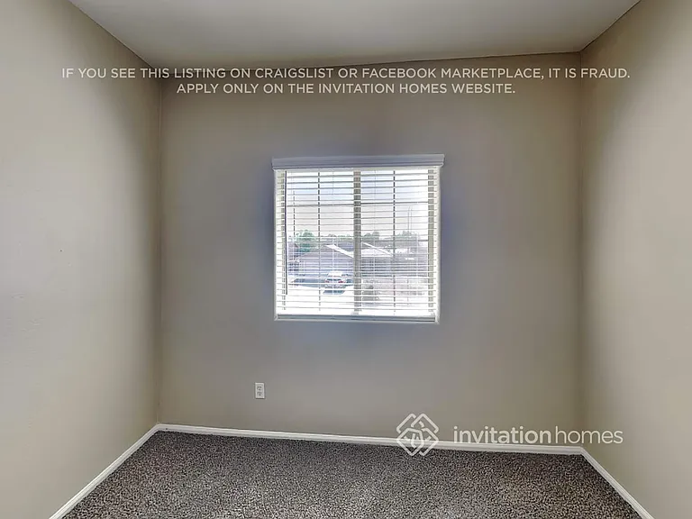 1640 S 171st Dr — Photo 10