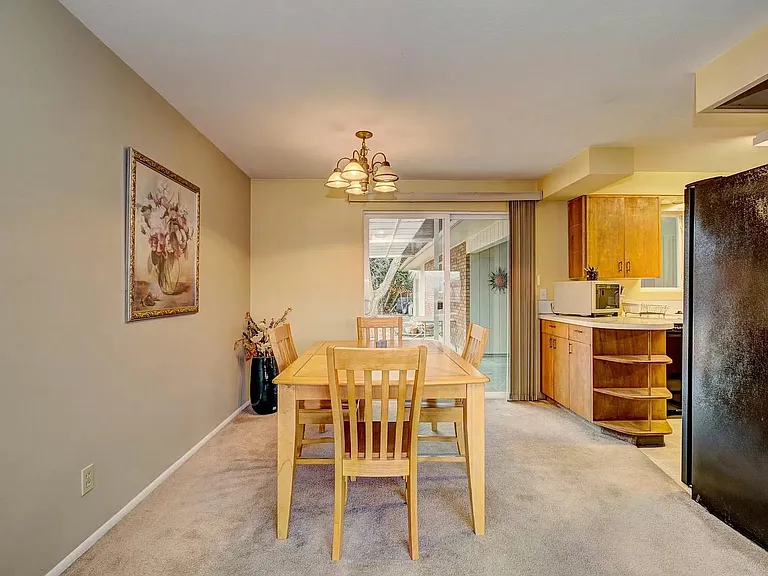 3411 W Hillcrest Dr — Photo 6
