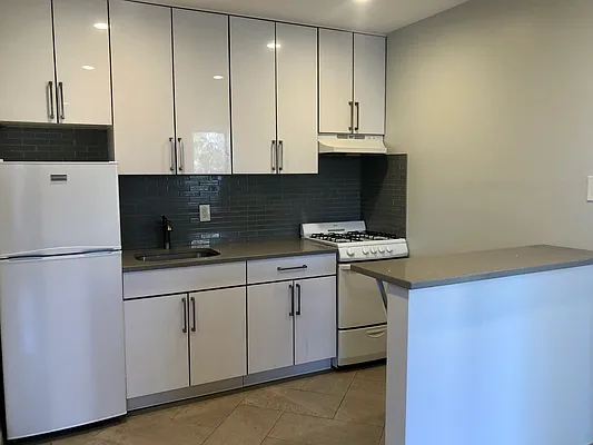 Rented by Highline Residential | media 7