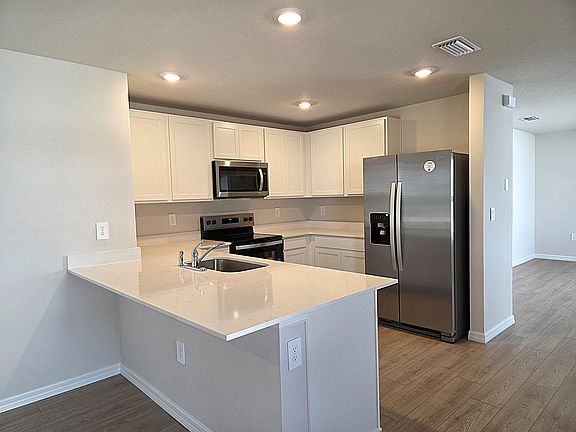4th image of 10012 Caddo Dr