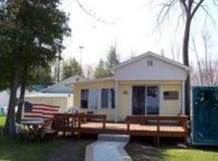 4424 Temple Rd, Indian River, MI 49749