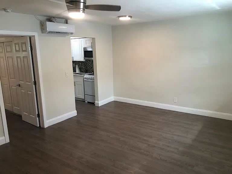 281 NW 40th St #2 — Photo 7