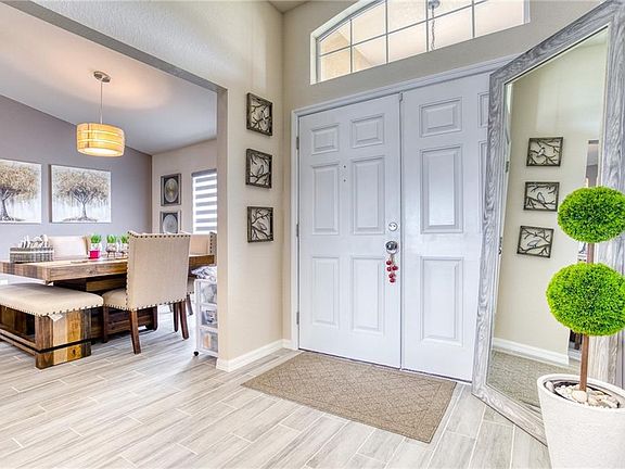 3rd image of 260 Highland Meadows Ct
