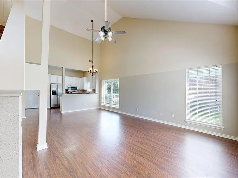1619 Park Pl — Photo 2