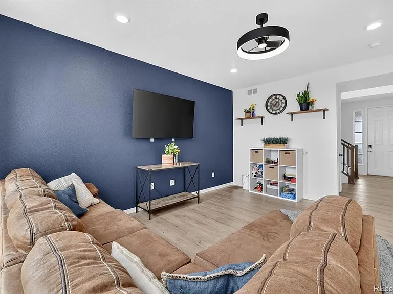 11029 Ursula St — Photo 15