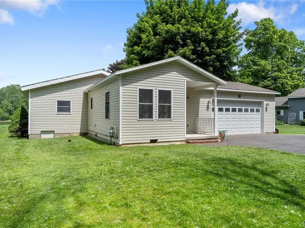 218 Commane Rd W, Baldwinsville, NY 13027