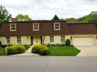 93 Camelot Dr, Huntington, WV 25701