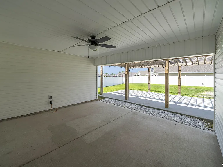 138 Ryder Ln — Photo 10