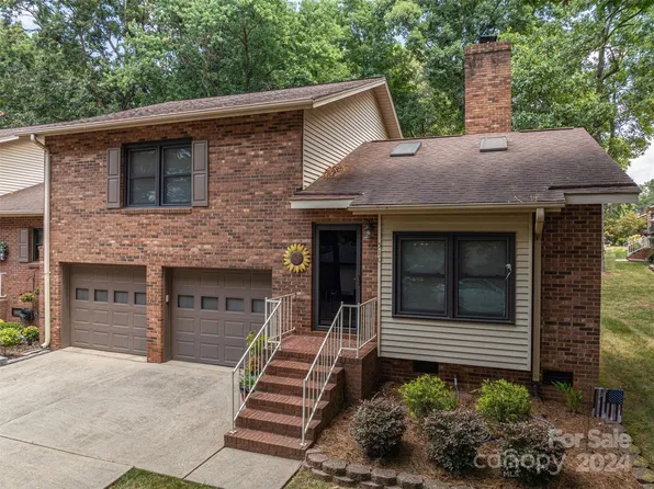 510 6th Street Cir NE, Conover, NC 28613
