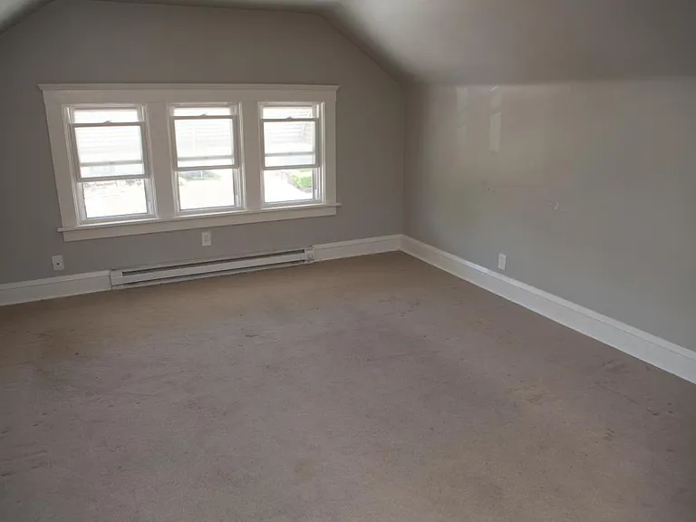 6406 Bradley Ave #UPPER — Photo 10