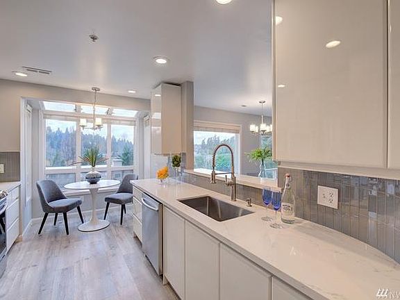 3rd image of 420 Bellevue Way SE APT 202
