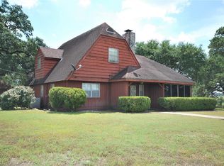 706 W Wiedemann Rd, Flatonia, TX 78941