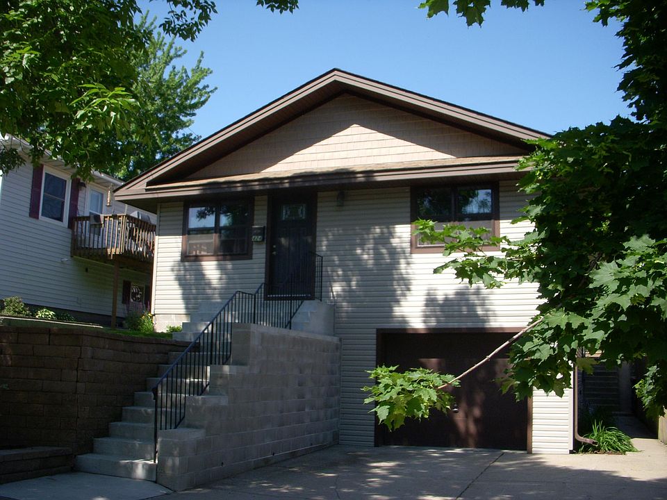 Beautiful exterior; quiet street in South St Paul.
