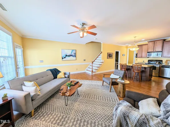 1020 Christopher Dr, Chapel Hill, NC 27517