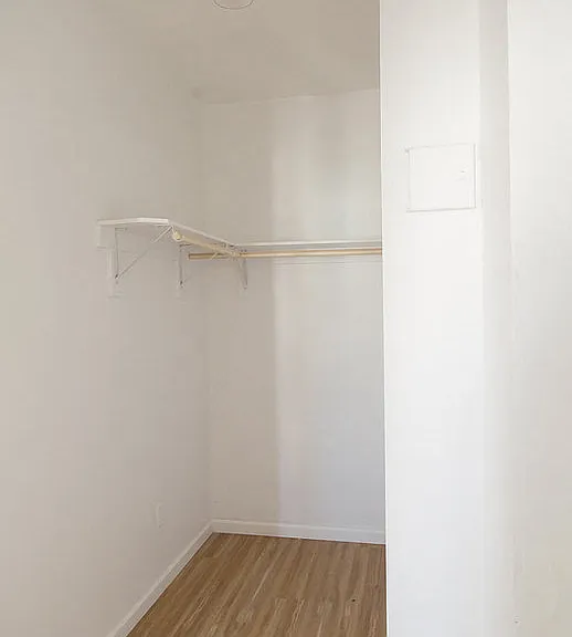 1665 N Sycamore Ave — Photo 15