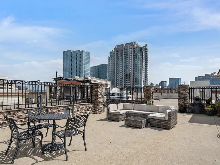 1803 Broadway #612 — Photo 31