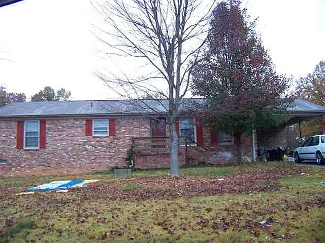 1st image of 940 Seay Ln