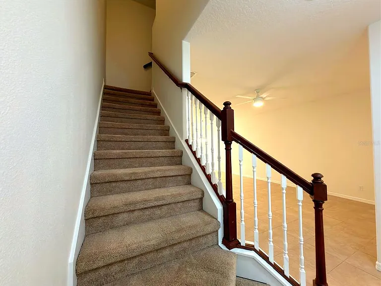 1036 Laurel Ridge Ln — Photo 5