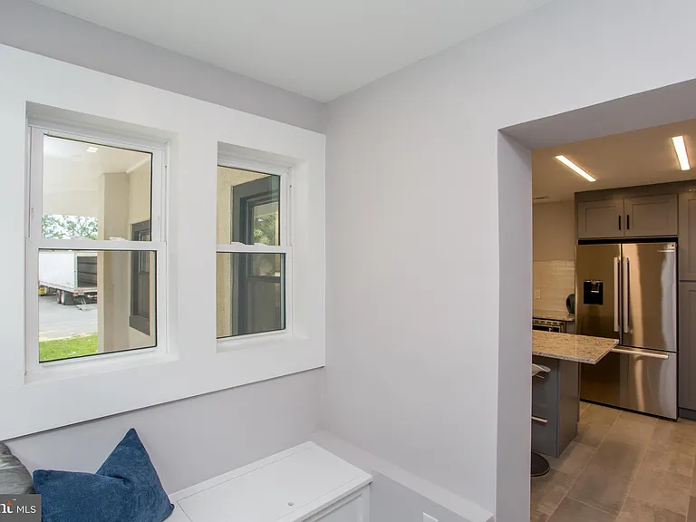 327 Wood St — Photo 21