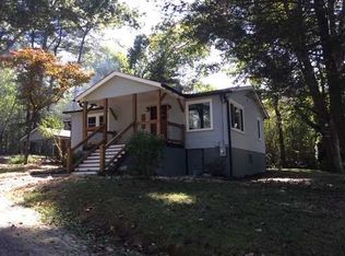 1195 Howard Gap Loop Rd, Flat Rock, NC 28731