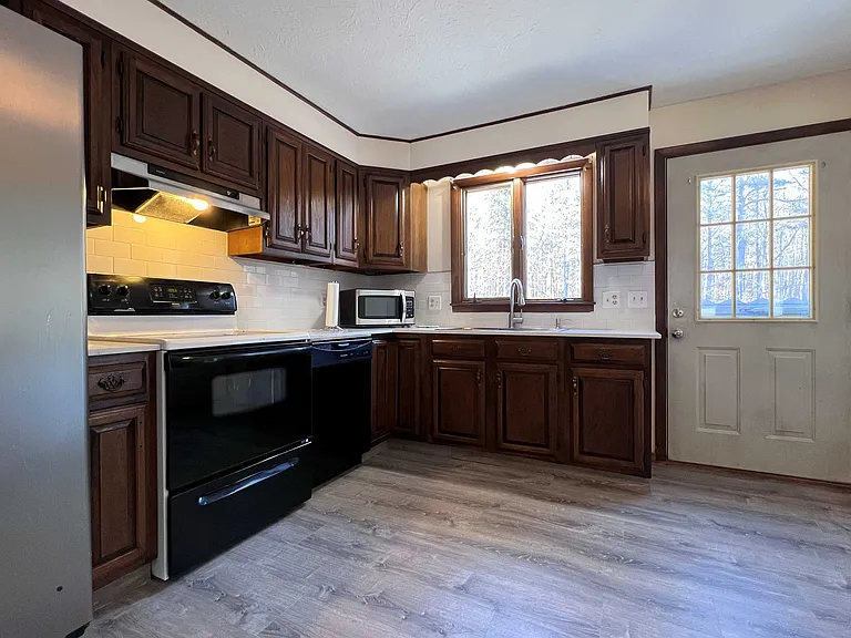 23 Hospital Rd #SINGLE FAMILY HOME — Photo 10