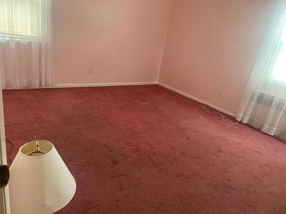 3rd image of 47 Pershing Ave