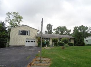 14820 Darrow Rd, Vermilion, OH 44089