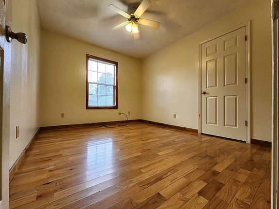 3rd image of 530 Broad St #A