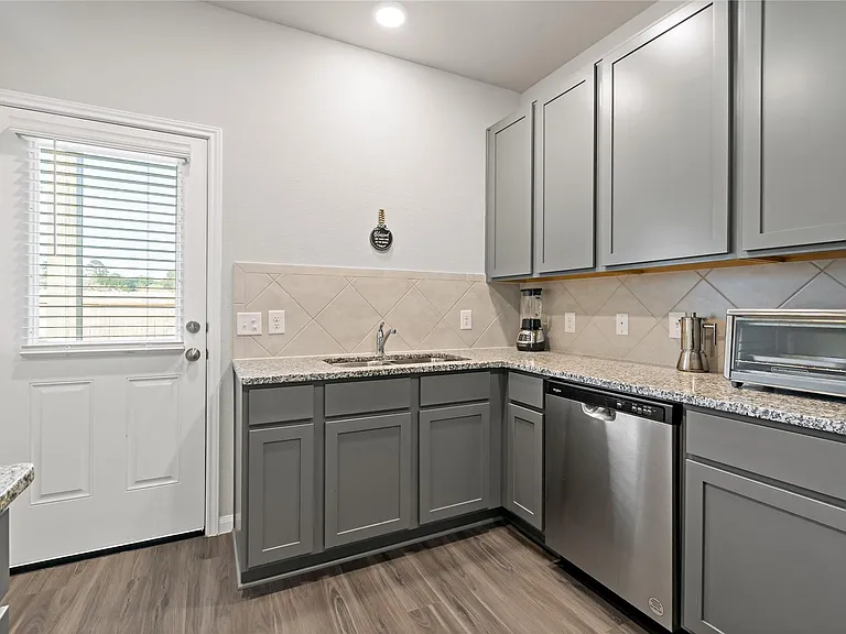 13770 Goldeye Dr — Photo 9