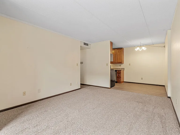 River Bluff Apartments — Photo 14