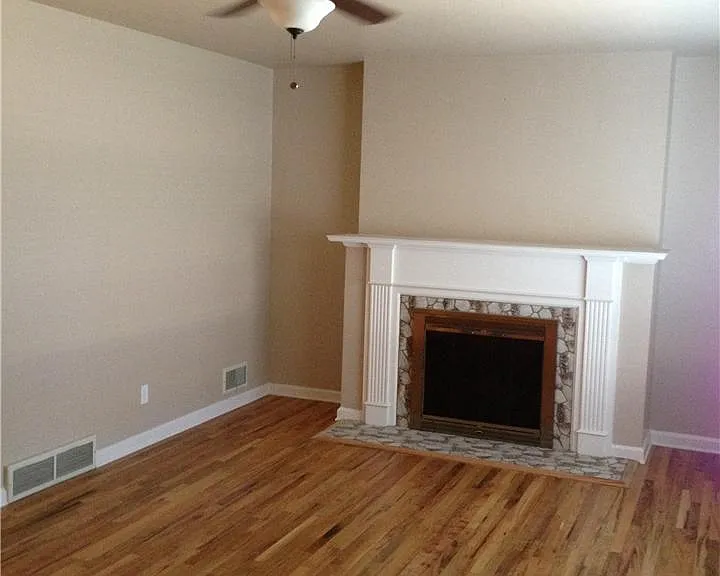 2998 E Louise Ave — Photo 3