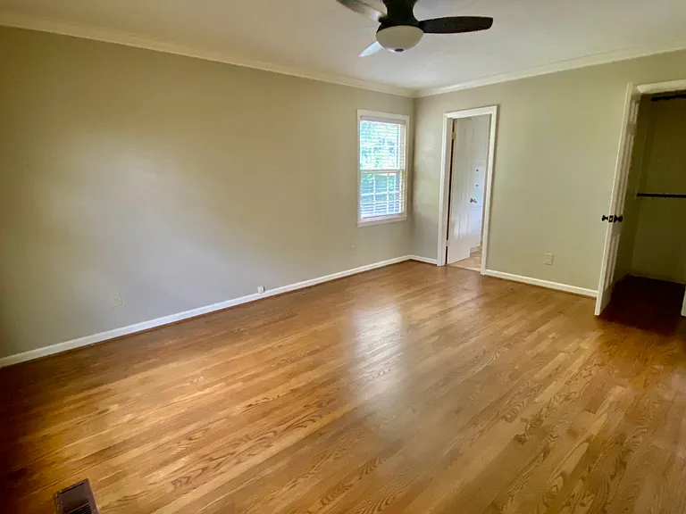1414 E Olive Dr SE — Photo 9
