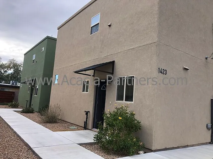 2 bed, 2.5 bath, 1232 sqft, $1,650 — Photo 1