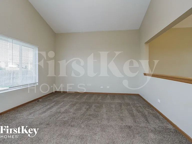 478 Foxborough Trl — Photo 8