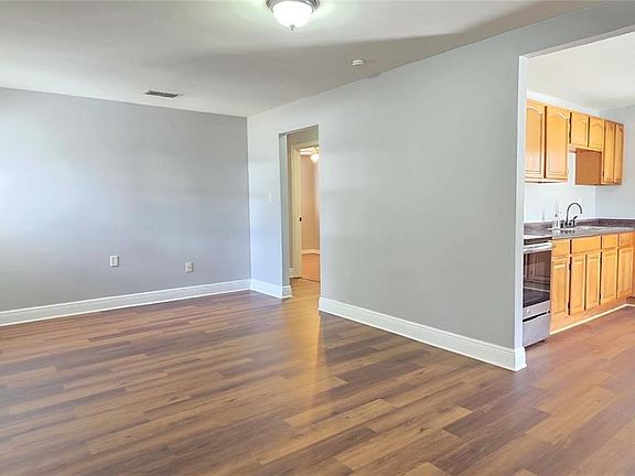 5th image of 4110 Leonard St